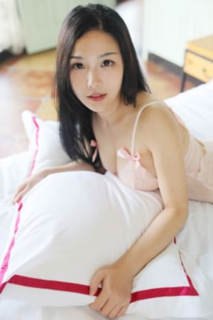 林玉茹被啪到深处喷水的视频_免费完整版高清